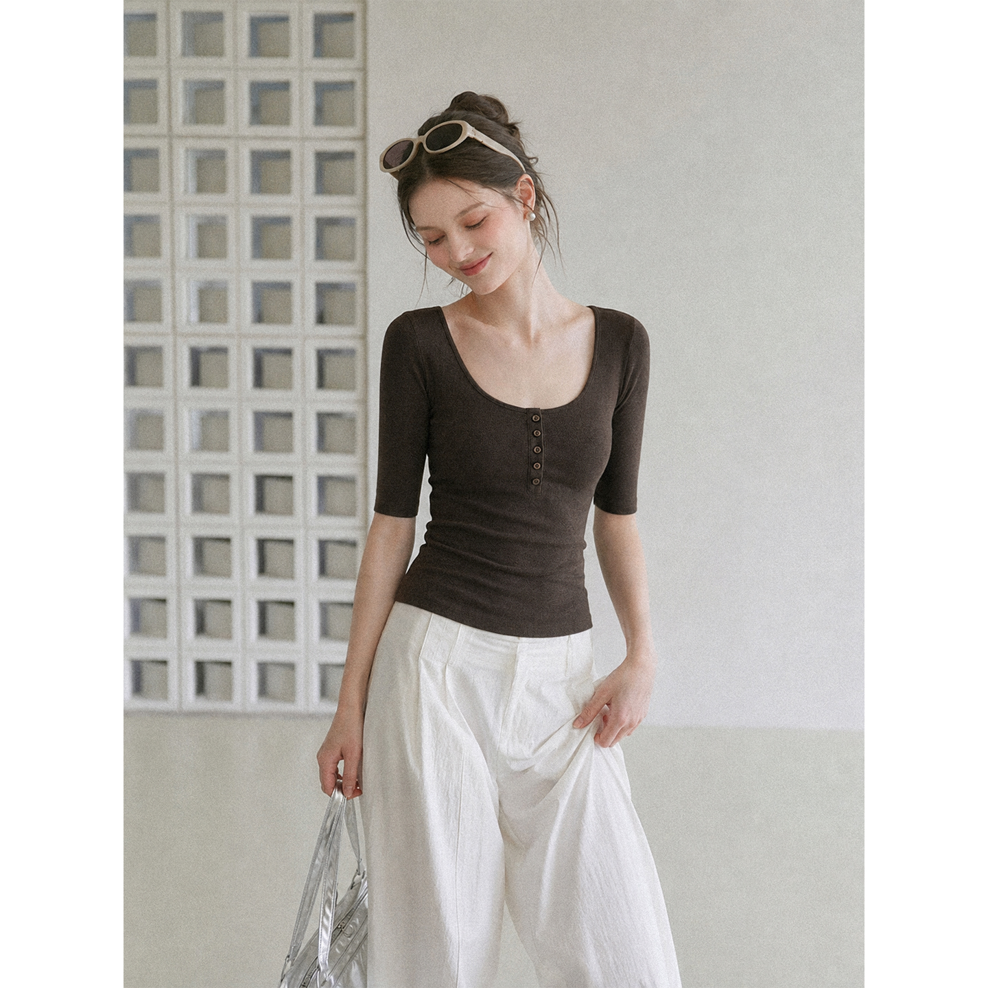 Women's Summer Solid Color U-Neck Short Sleeve T-Shirt with Button Detail Slim Fit